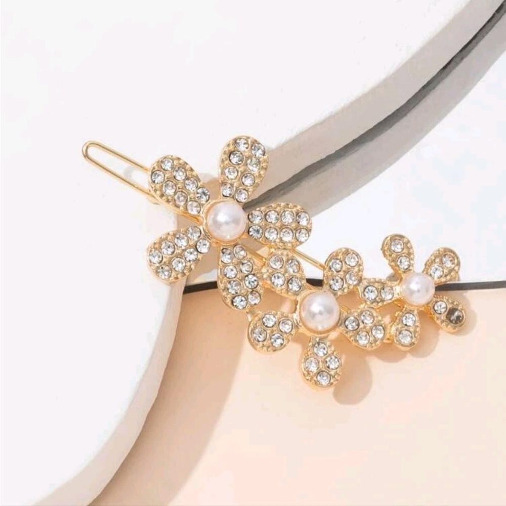 Flower Pearl & Rhinestone Hair Clip